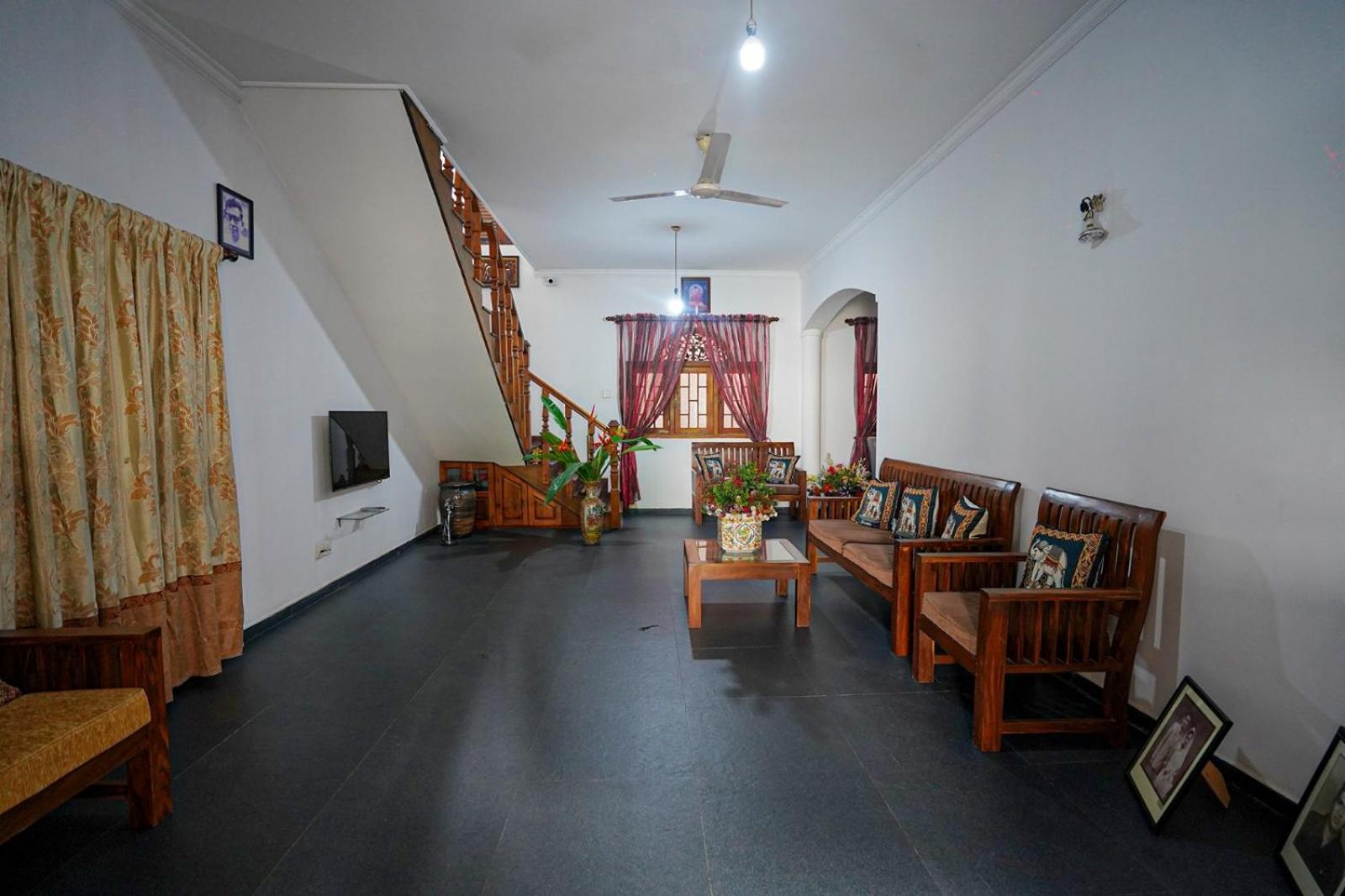 4Ty Two Homestay Гале Екстериор снимка