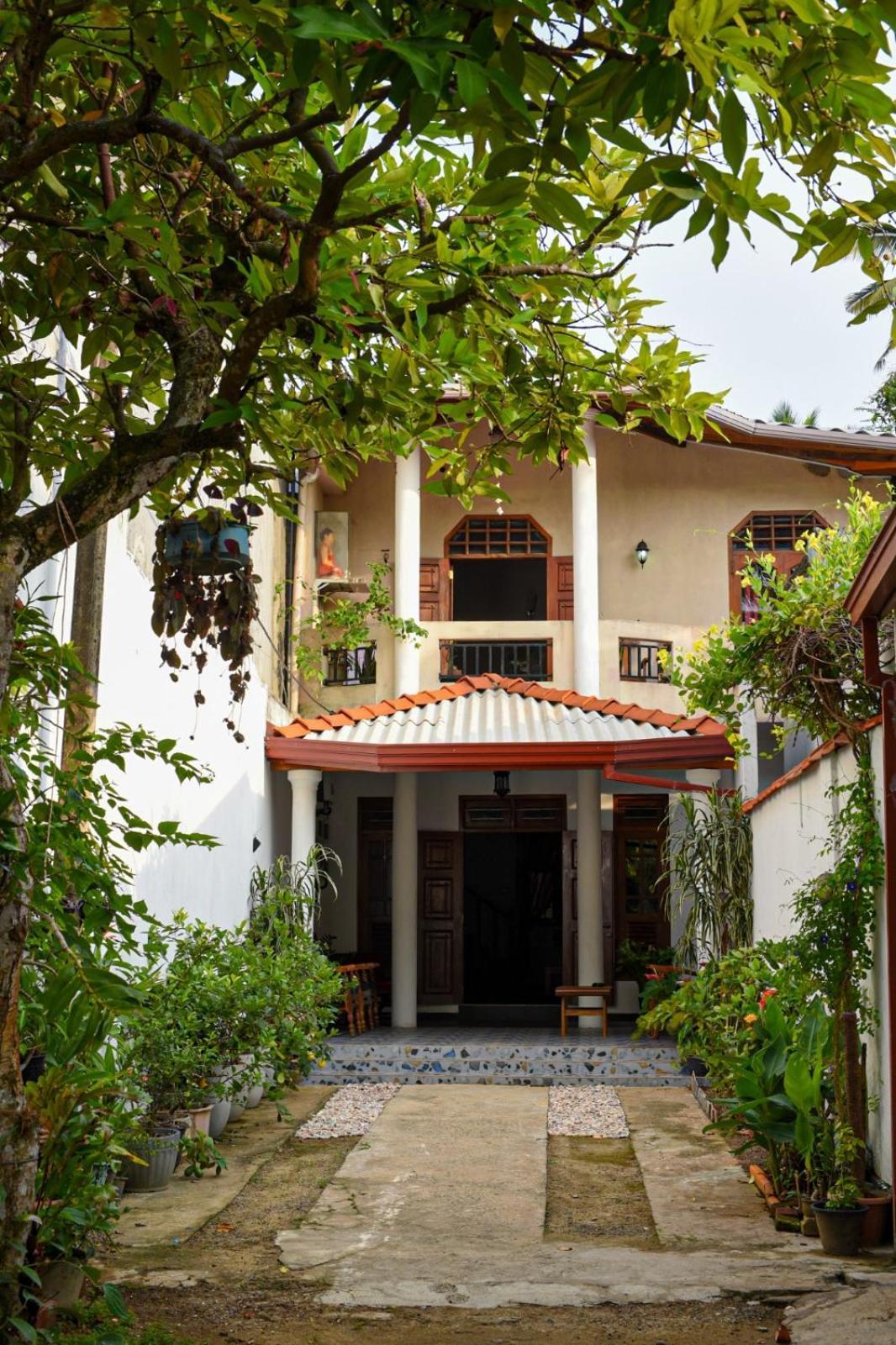 4Ty Two Homestay Гале Екстериор снимка