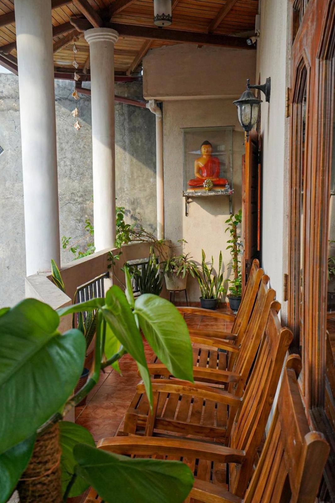 4Ty Two Homestay Гале Екстериор снимка