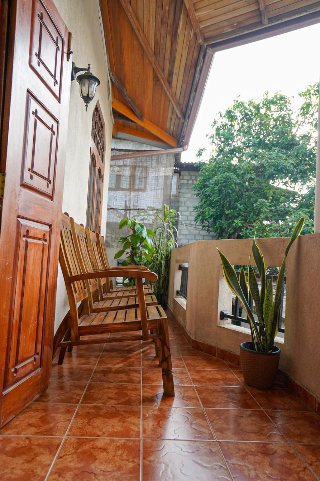 4Ty Two Homestay Гале Екстериор снимка